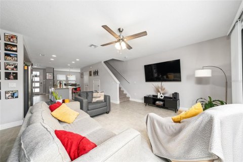 Touwnhouse à vendre à Kissimmee, Floride: 3 chambres, 147.81 m2 № 2111891 - photo 13