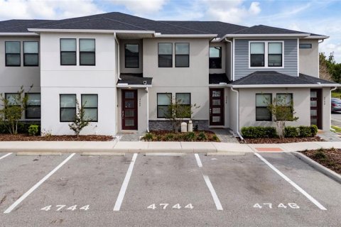 Touwnhouse à vendre à Kissimmee, Floride: 3 chambres, 147.81 m2 № 2111891 - photo 2