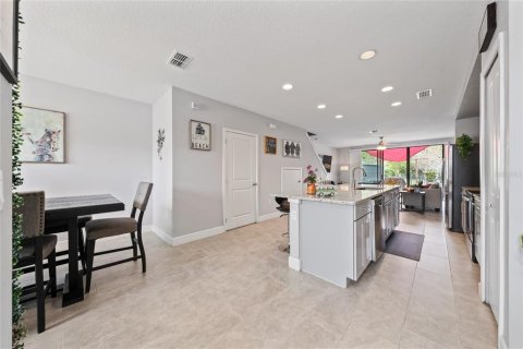 Touwnhouse à vendre à Kissimmee, Floride: 3 chambres, 147.81 m2 № 2111891 - photo 6