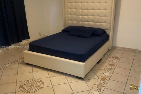 Apartamento en alquiler en Hallandale Beach, Florida, 1 dormitorio, 59.18 m2 № 1993823 - foto 1