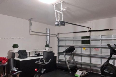 House in Homestead, Florida 4 bedrooms, 174.38 sq.m. № 2027676 - photo 15