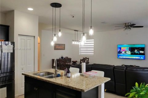 House in Homestead, Florida 4 bedrooms, 174.38 sq.m. № 2027676 - photo 28