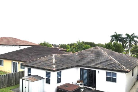 House in Homestead, Florida 4 bedrooms, 174.38 sq.m. № 2027676 - photo 7