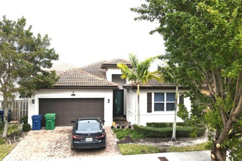 House in Homestead, Florida 4 bedrooms, 174.38 sq.m. № 2027676 - photo 1