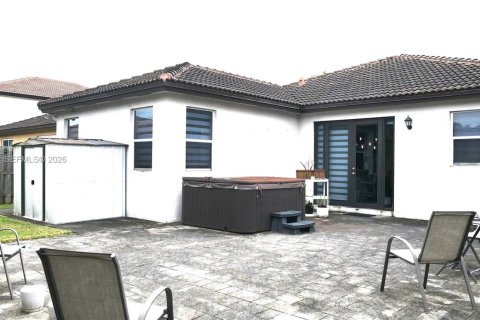 House in Homestead, Florida 4 bedrooms, 174.38 sq.m. № 2027676 - photo 6