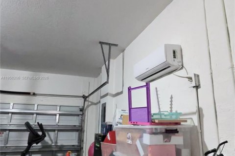 House in Homestead, Florida 4 bedrooms, 174.38 sq.m. № 2027676 - photo 17