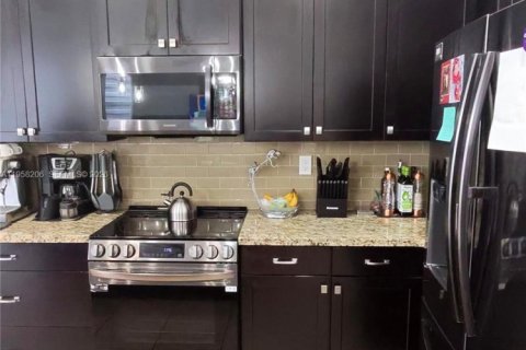 House in Homestead, Florida 4 bedrooms, 174.38 sq.m. № 2027676 - photo 26