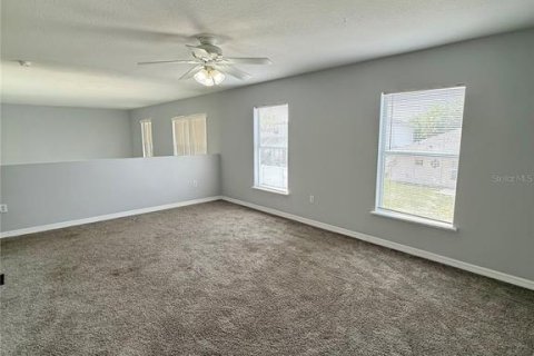 House in Winter Haven, Florida 4 bedrooms, 279.64 sq.m. № 2106783 - photo 13