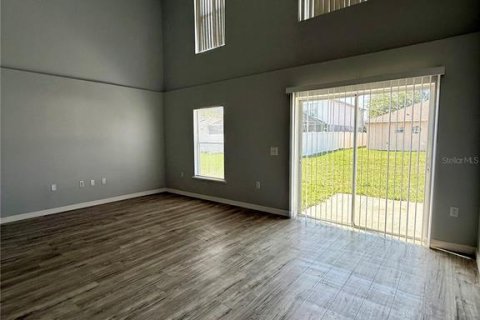 House in Winter Haven, Florida 4 bedrooms, 279.64 sq.m. № 2106783 - photo 11