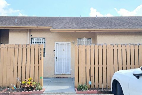 Купить таунхаус в Хайалиа, Флорида 2 спальни, 101.17м2, № 1981440 - фото 20