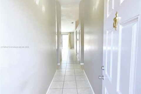 Купить таунхаус в Хайалиа, Флорида 2 спальни, 101.17м2, № 1981440 - фото 3