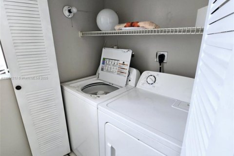 Купить таунхаус в Хайалиа, Флорида 2 спальни, 101.17м2, № 1981440 - фото 16