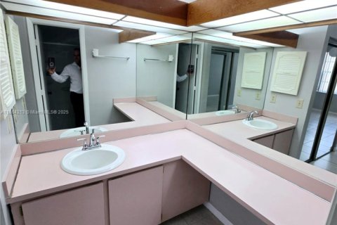 Купить таунхаус в Хайалиа, Флорида 2 спальни, 101.17м2, № 1981440 - фото 12