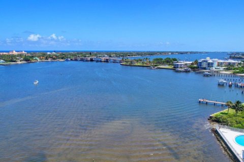 Villa ou maison à vendre à Lantana, Floride: 2 chambres, 121.52 m2 № 1171029 - photo 1
