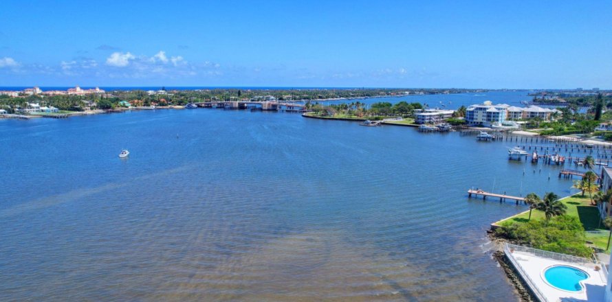 Casa en Lantana, Florida 2 dormitorios, 121.52 m2 № 1171029