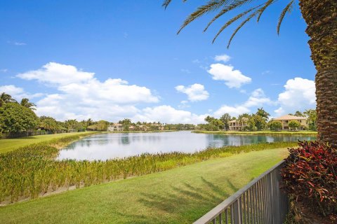 House in Boynton Beach, Florida 5 bedrooms, 451.6 sq.m. № 1100324 - photo 1