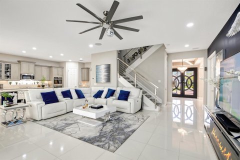 House in West Palm Beach, Florida 5 bedrooms, 362.5 sq.m. № 2190811 - photo 17