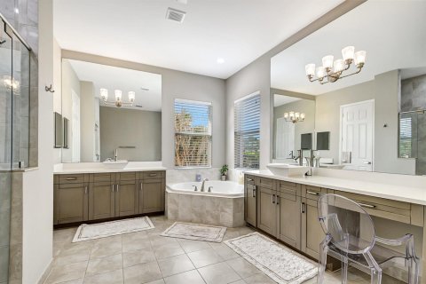 House in West Palm Beach, Florida 5 bedrooms, 362.5 sq.m. № 2190811 - photo 28