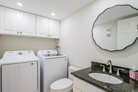 Townhouse in Vero Beach, Florida 2 bedrooms, 105.91 sq.m. № 2376880 - photo 17