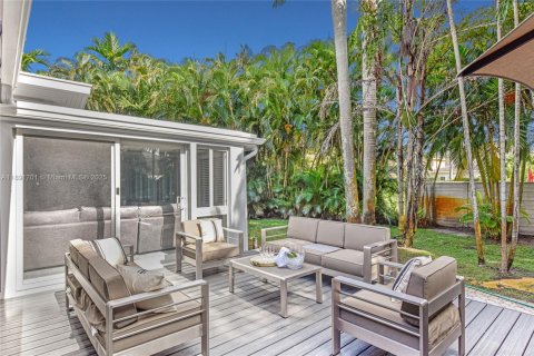 Villa ou maison à louer à Fort Lauderdale, Floride: 3 chambres, 254.09 m2 № 1946499 - photo 24