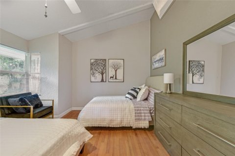 Villa ou maison à louer à Fort Lauderdale, Floride: 3 chambres, 254.09 m2 № 1946499 - photo 18