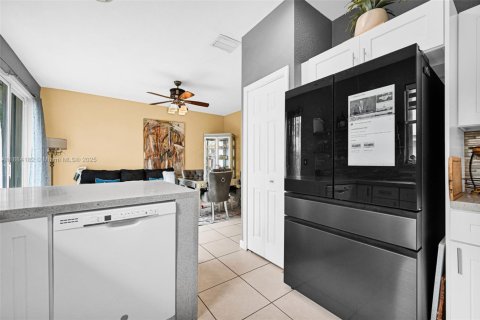 Adosado en venta en Miami, Florida, 3 dormitorios, 155.15 m2 № 1942169 - foto 21