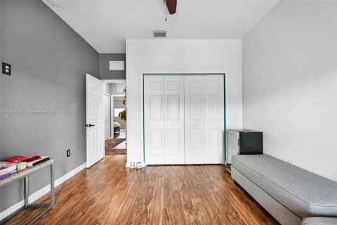 Adosado en venta en Miami, Florida, 3 dormitorios, 155.15 m2 № 1942169 - foto 30