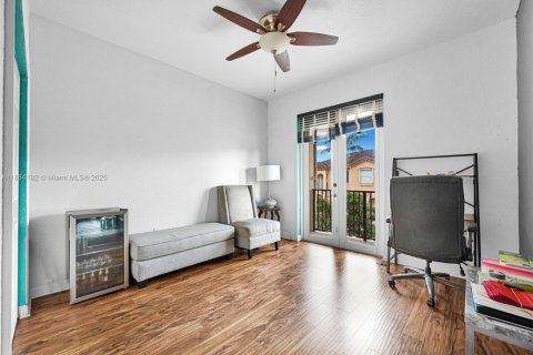 Adosado en venta en Miami, Florida, 3 dormitorios, 155.15 m2 № 1942169 - foto 29