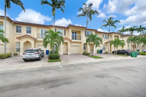 Adosado en venta en Miami, Florida, 3 dormitorios, 155.15 m2 № 1942169 - foto 12