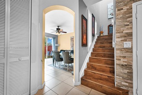 Adosado en venta en Miami, Florida, 3 dormitorios, 155.15 m2 № 1942169 - foto 15