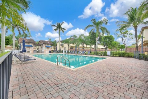 Adosado en venta en Miami, Florida, 3 dormitorios, 155.15 m2 № 1942169 - foto 8