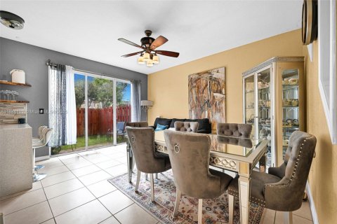 Adosado en venta en Miami, Florida, 3 dormitorios, 155.15 m2 № 1942169 - foto 16