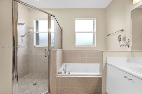 Adosado en venta en Miami, Florida, 3 dormitorios, 155.15 m2 № 1942169 - foto 26