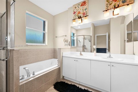 Adosado en venta en Miami, Florida, 3 dormitorios, 155.15 m2 № 1942169 - foto 7