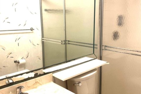 Townhouse in Royal Palm Beach, Florida 2 bedrooms, 120.59 sq.m. № 2147215 - photo 12