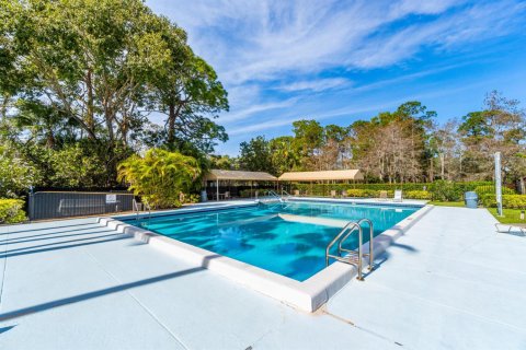 Townhouse in Royal Palm Beach, Florida 2 bedrooms, 120.59 sq.m. № 2147215 - photo 16