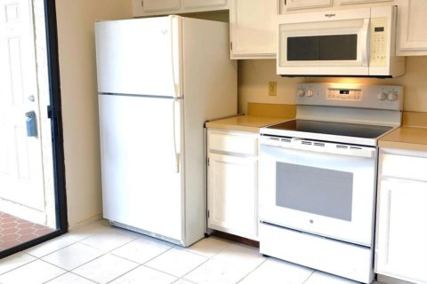 Townhouse in Royal Palm Beach, Florida 2 bedrooms, 120.59 sq.m. № 2147215 - photo 3