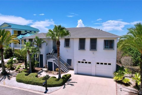 Villa ou maison à vendre à Tarpon Springs, Floride: 4 chambres, 254.46 m2 № 2111506 - photo 2
