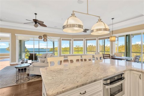 Villa ou maison à vendre à Tarpon Springs, Floride: 4 chambres, 254.46 m2 № 2111506 - photo 16