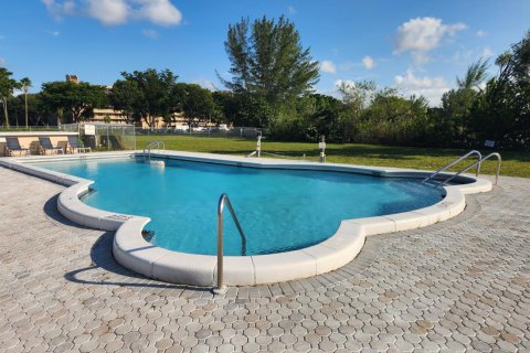 House in Deerfield Beach, Florida 2 bedrooms, 125.98 sq.m. № 2395505 - photo 7
