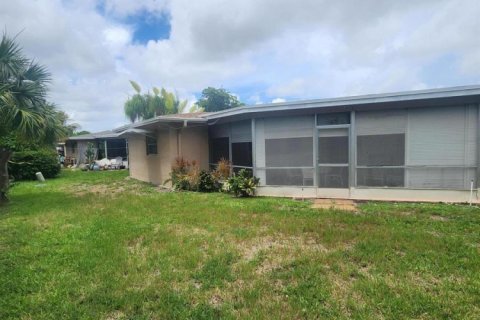 House in Deerfield Beach, Florida 2 bedrooms, 125.98 sq.m. № 2395505 - photo 4