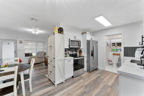 Villa ou maison à vendre à Margate, Floride: 3 chambres, 80.45 m2 № 2387033 - photo 5