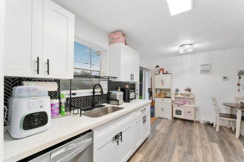 Villa ou maison à vendre à Margate, Floride: 3 chambres, 80.45 m2 № 2387033 - photo 8