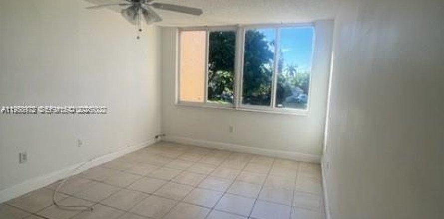 Condominio en Margate, Florida, 1 dormitorio  № 2017802