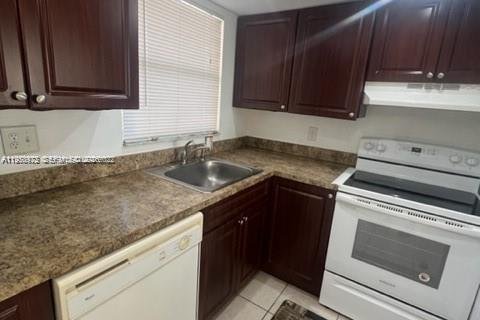 Condominio en alquiler en Margate, Florida, 1 dormitorio, 66.89 m2 № 2017802 - foto 6