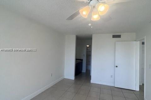 Condominio en alquiler en Margate, Florida, 1 dormitorio, 66.89 m2 № 2017802 - foto 2