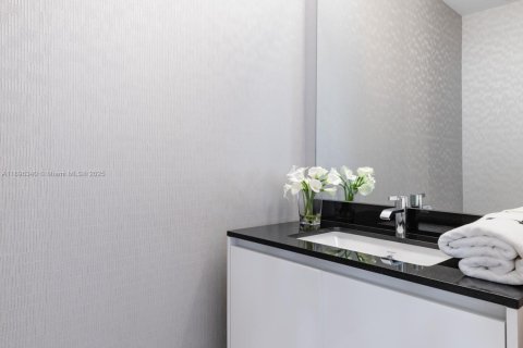 Copropriété à vendre à Sunny Isles Beach, Floride: 3 chambres, 294.59 m2 № 1948471 - photo 25