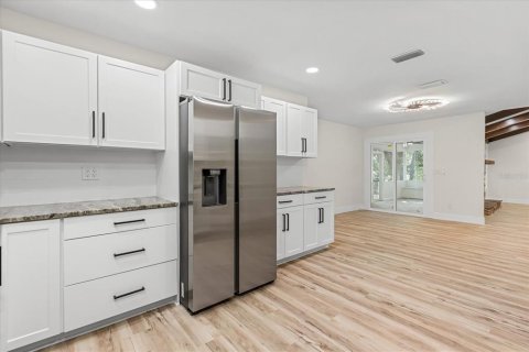 House in DeLand, Florida 3 bedrooms, 149.39 sq.m. № 1901525 - photo 6