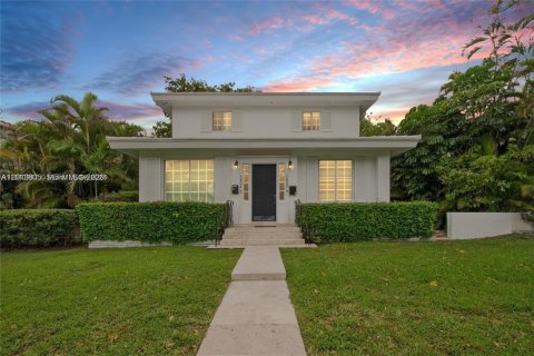 Commercial property in Coral Gables, Florida 254.09 sq.m. № 2076283 - photo 16