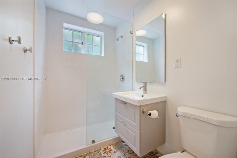 Commercial property in Coral Gables, Florida 254.09 sq.m. № 2076283 - photo 8